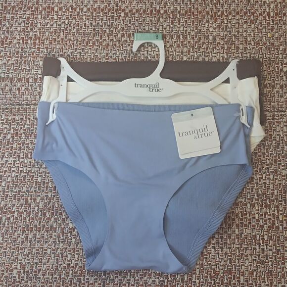 New T&T 3 Hipster Brushed Microfiber Ribbed Seamless Laser Bonded Panties Small - Picture 1 of 5